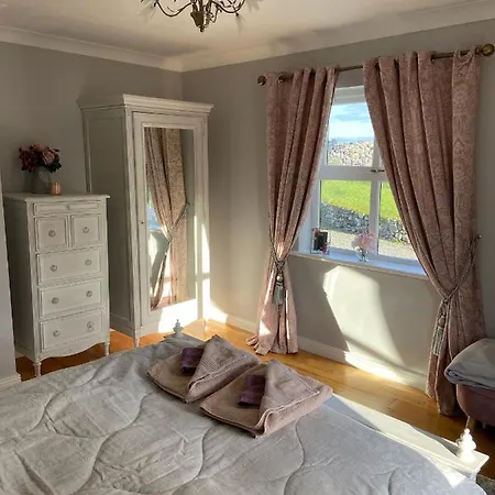 Brookwood Holiday home